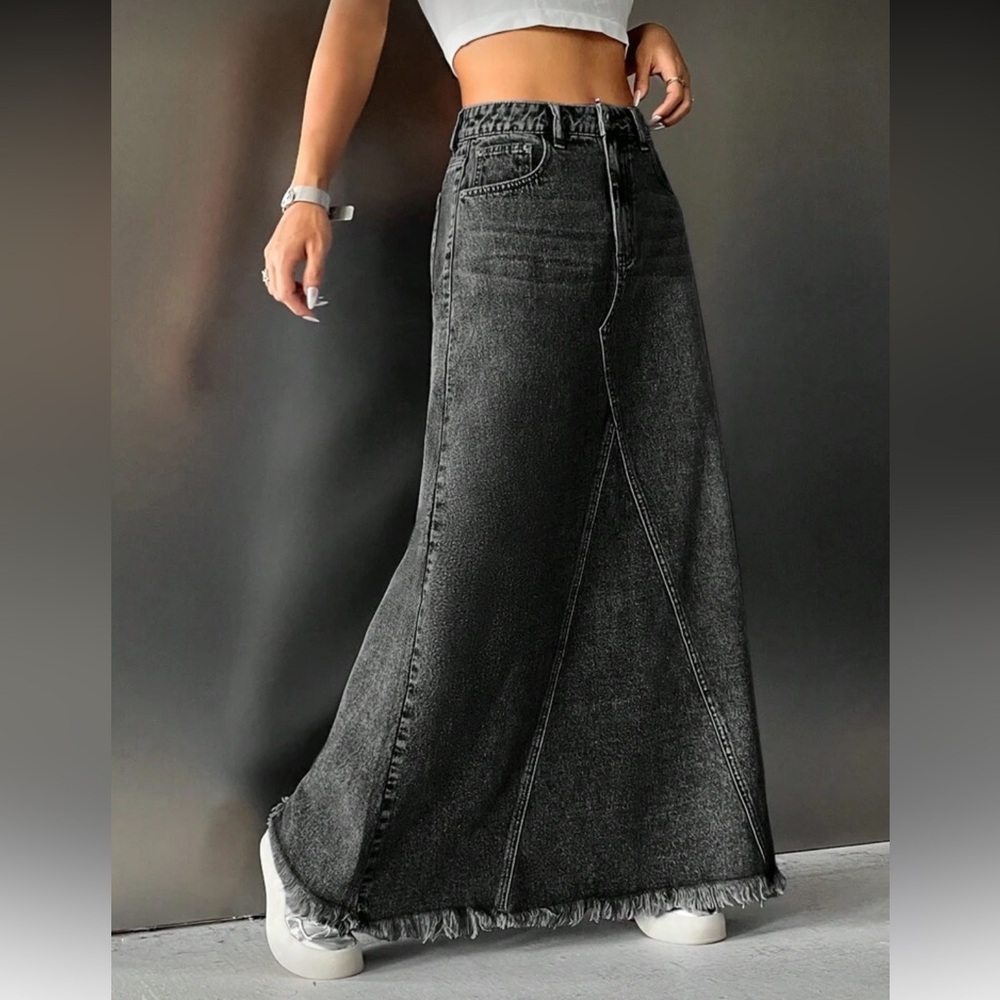Stylish  Black Denim Maxi Skirt - Picture 5 of 5